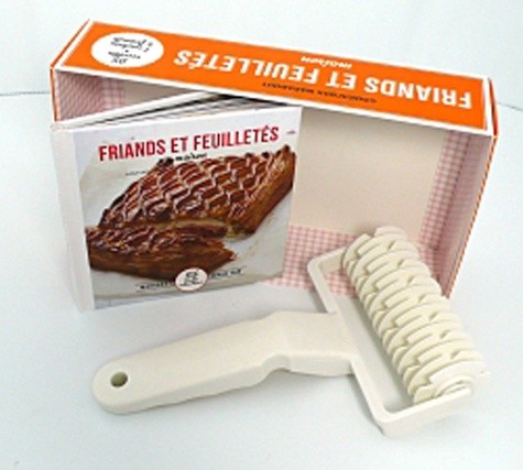  Friands et feuilletés Maison - 25 recettes + 1 rouleau à friands 