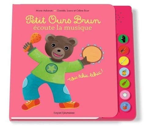  Petit Ours Brun écoute la musique  