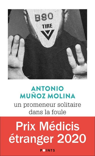  Un promeneur solitaire dans la foule 
